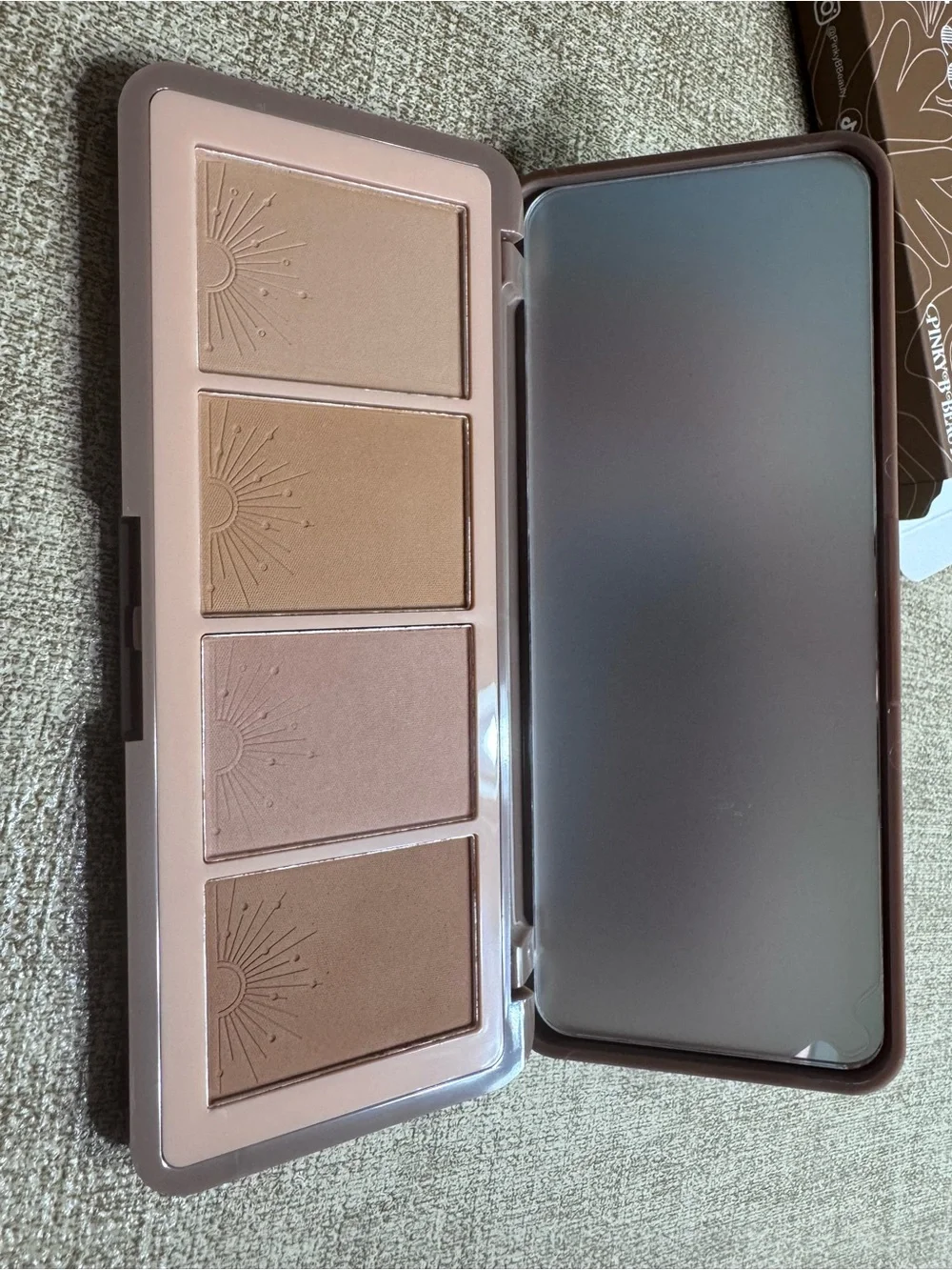 Pinky B Beauty Hot Commodity Bronzer Palette 4 Shade Powder Bronzer